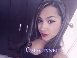 Carolinne1