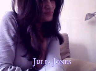 Julia_Jones