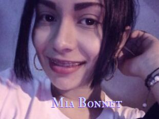 Mia_Bonnet